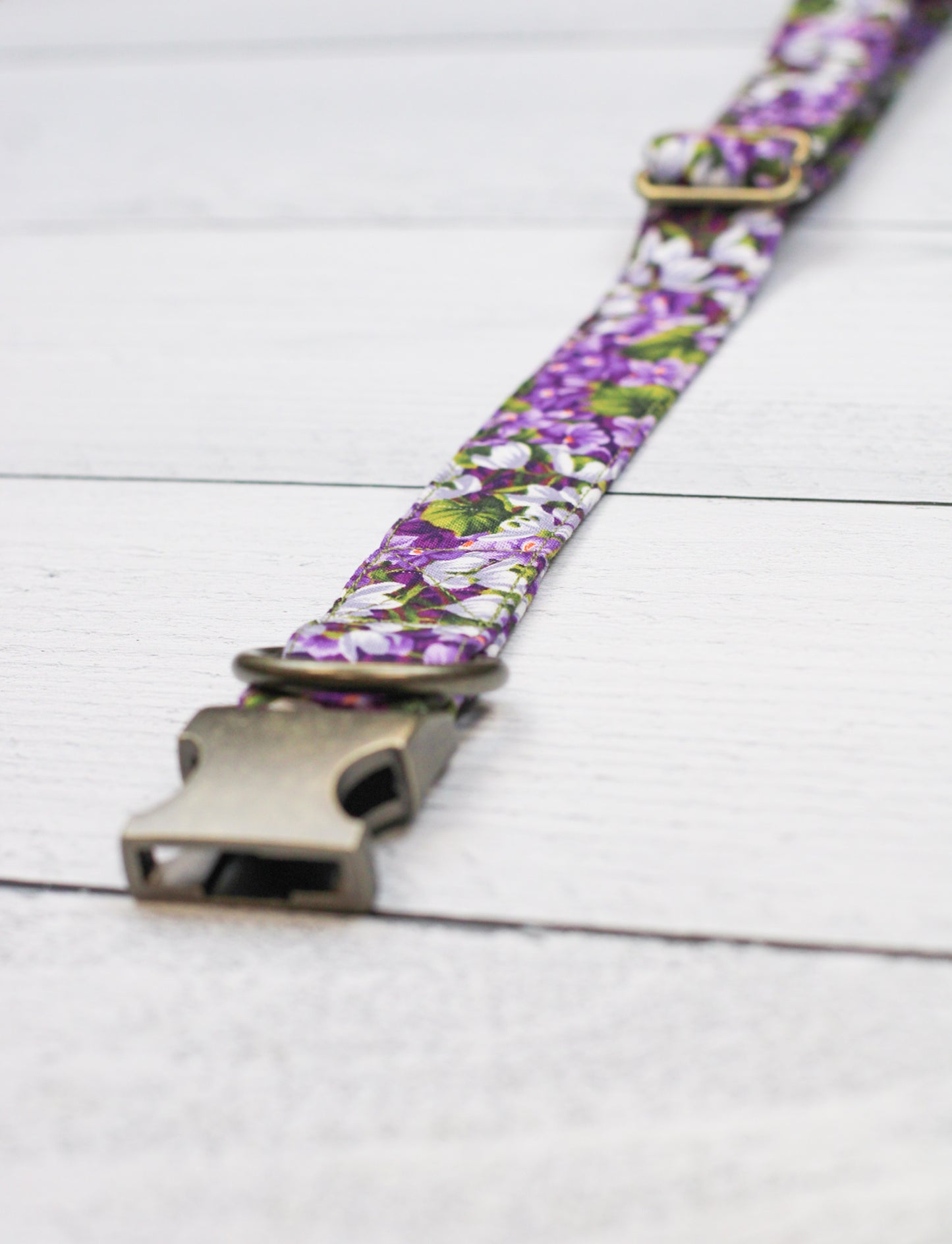 Violet Grove Collar
